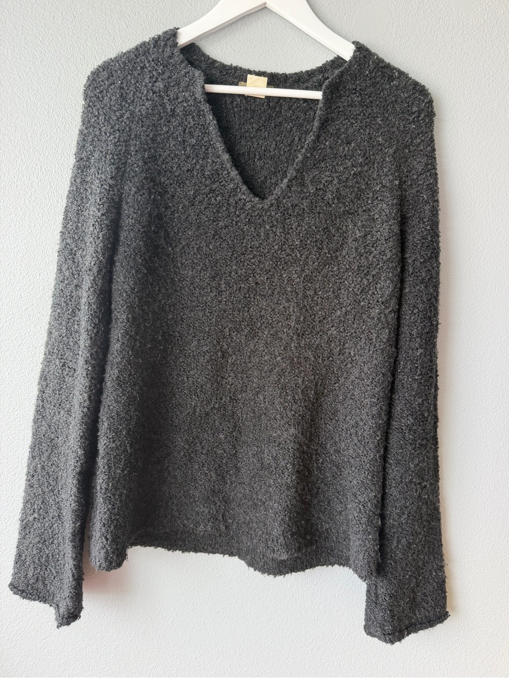 J Crew grey black boucle chunky knit long sleeve v-neck sweater Women’s sz M